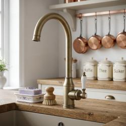 brass-kitchen-faucet-classic-hermitage